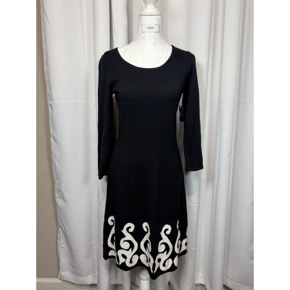 Nine West Dresses & Skirts - Nine West Black White Scroll Hem Long Sleeve Sweater Dress XS